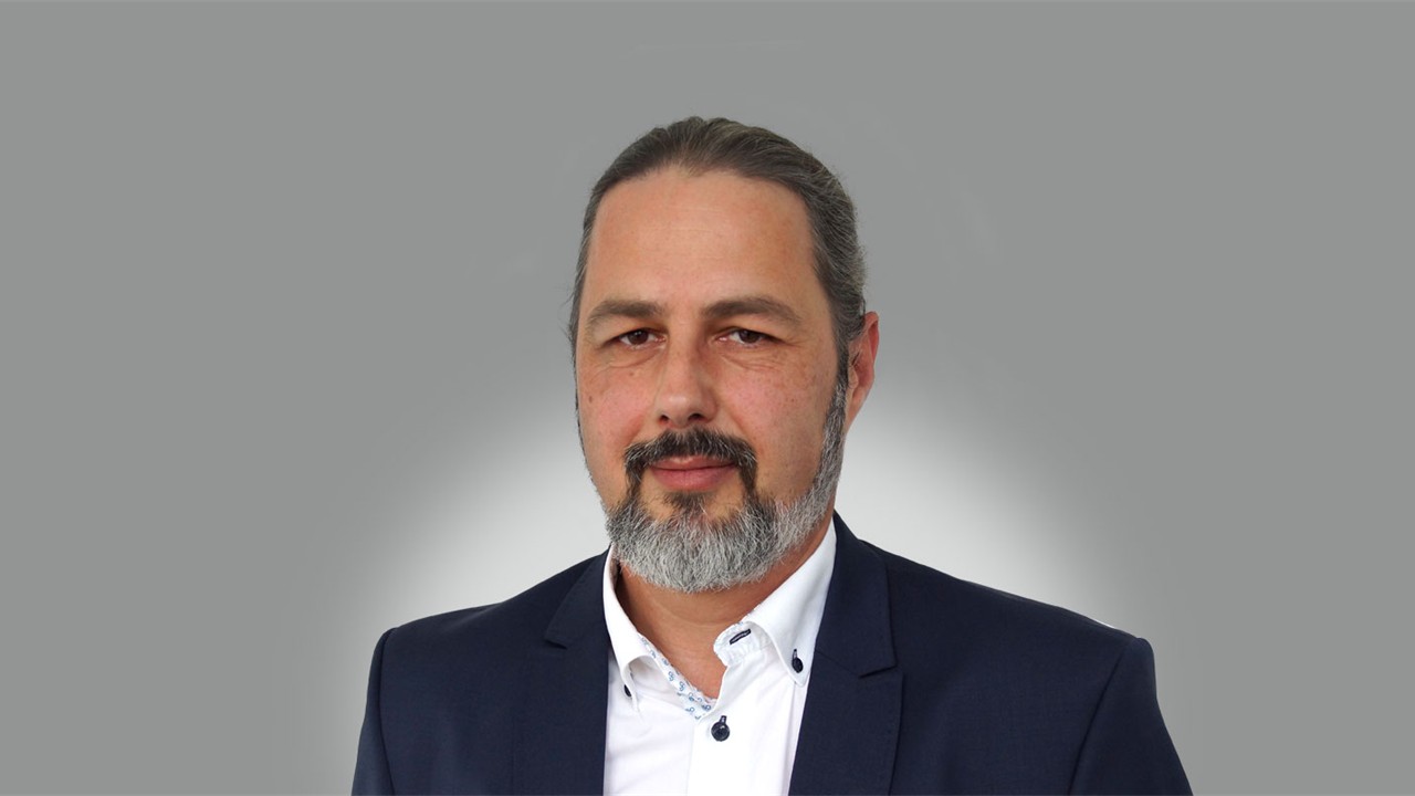 Montaż okien bez kompromisów – Jarosław Wiczuk o błędach, trendach i zmianach w branży.