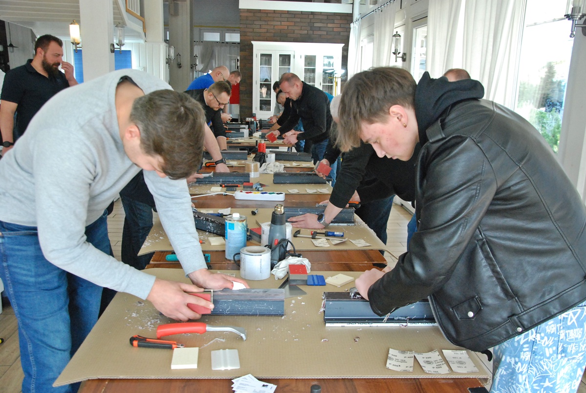 Zostań specjalistą w naprawie folii z RENOLIT Polska!  Kluczowa umiejętność dla każdego montera i serwisanta stolarki okienno-drzwiowej